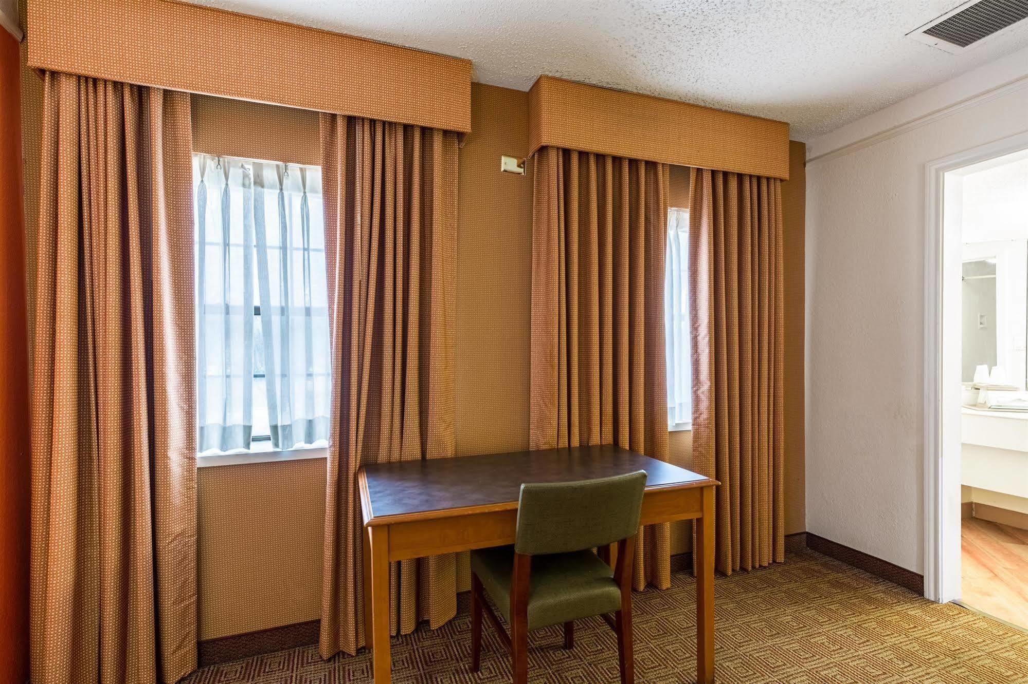 Motel 6 Houston Medical Center - Reliant Park Exterior foto